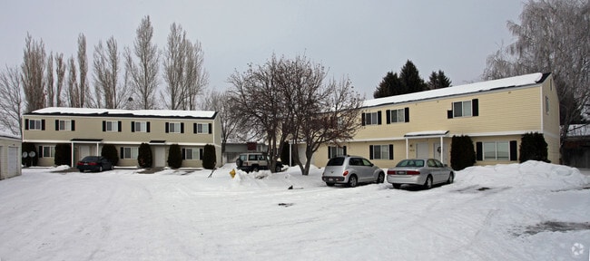 Primary Photo - Applewood Court