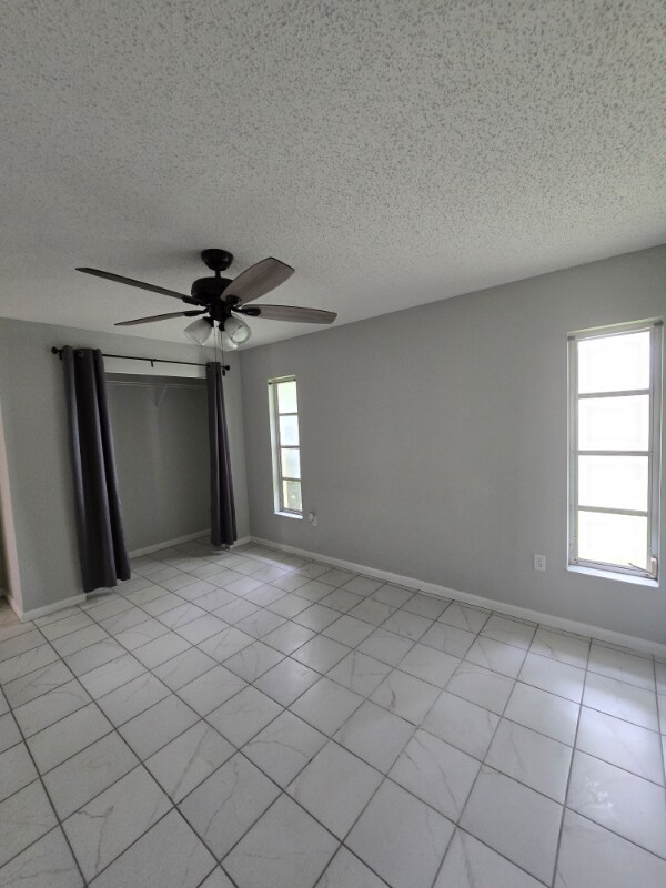 Building Photo - 843 Cambridge Ct