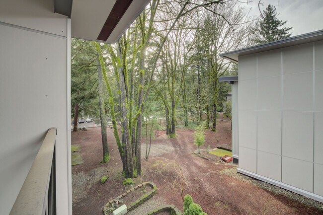 Building Photo - 2Bd/1Ba Bellevue Condo
