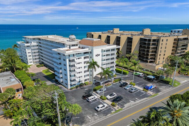 Building Photo - 1021 Hillsboro Mile