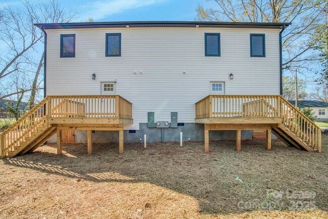 Building Photo - 303 2nd Ave