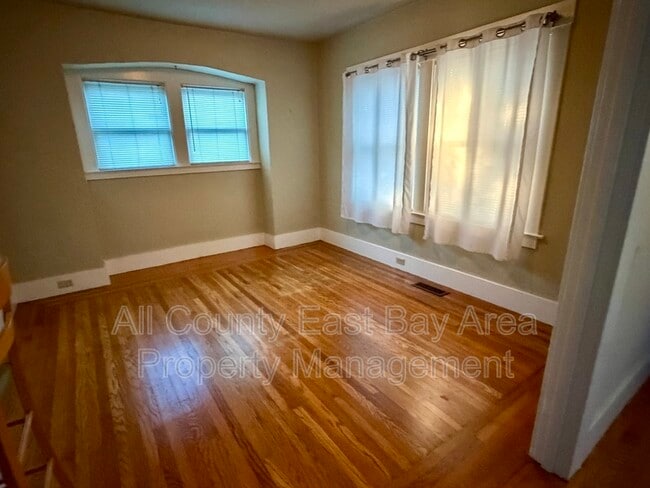 Building Photo - 2306 Spaulding Ave