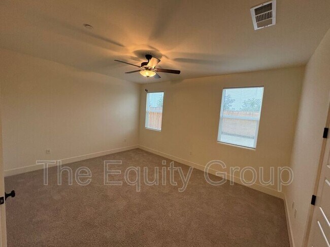 Building Photo - 2231 N Julieann St