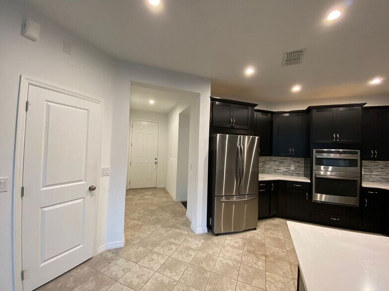 Building Photo - 1470 Lone Feather Trail