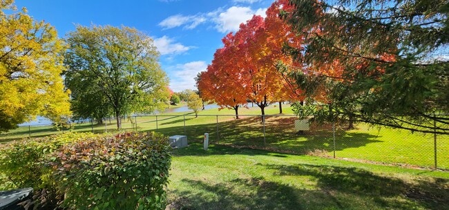 Building Photo - 1911 Windsong Dr