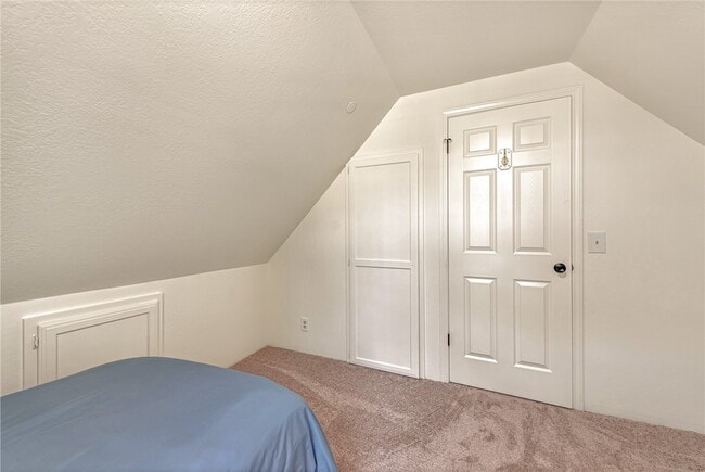 Building Photo - 801 NW C St