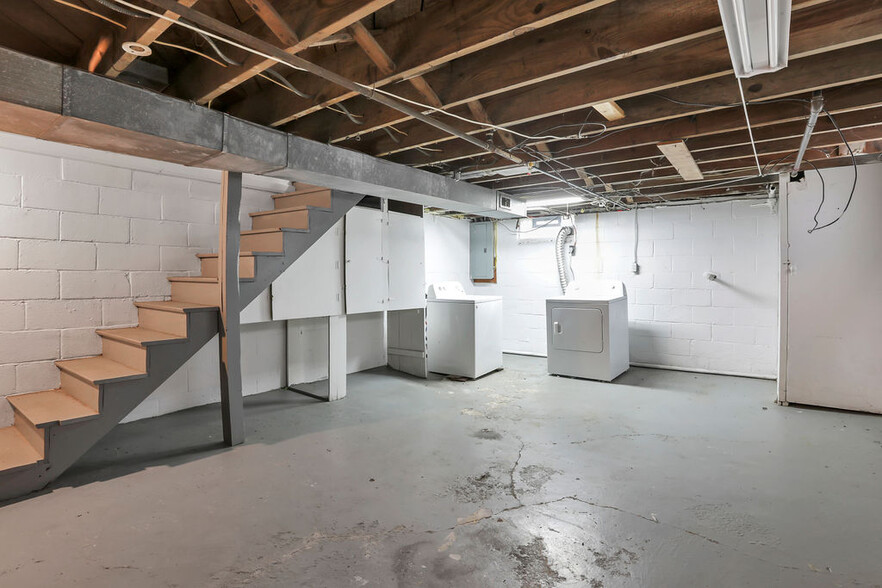 Building Photo - 3086 Sullivant Ave