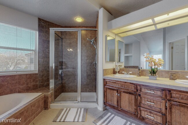 Building Photo - 4 br, 3 bath House - 8416 La Paloma Court ...