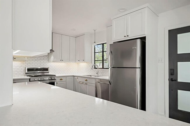 Building Photo - 1207 Ridgemont Dr