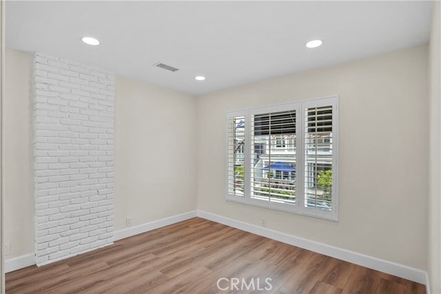 Building Photo - 121 Topaz Ave