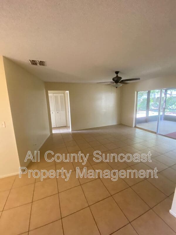 Building Photo - 2636 Orangewood Ct