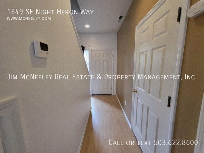 Building Photo - 1649 SE Night Heron Way