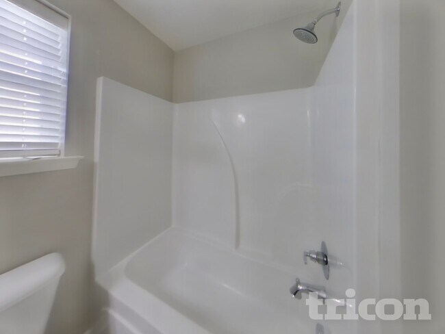 Building Photo - 415 Middleton Ln