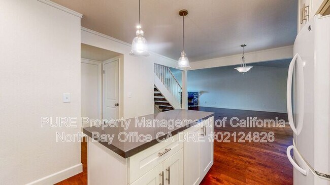 Building Photo - 360 Manka Cir