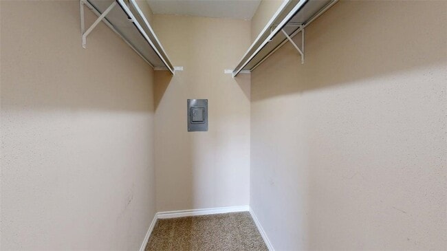 Building Photo - 904 University Oaks Blvd