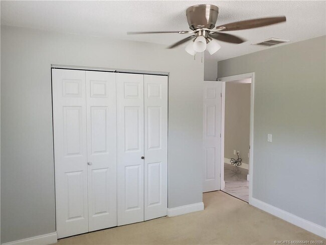 Building Photo - 1257 NE Sago Dr