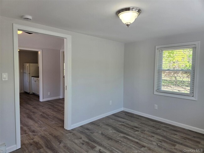 Building Photo - 4 Private Rd