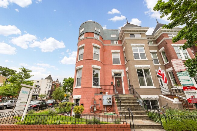 Building Photo - 1,900+ SQ FT in Bloomingdale NW DC