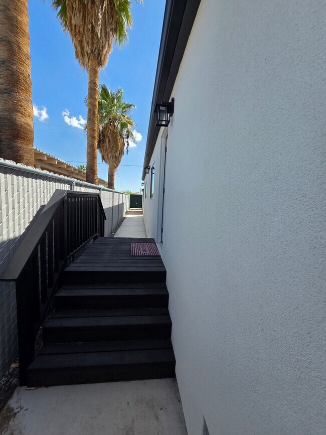 Building Photo - Beautifully remodeled 3 bed/2 bath Manufac...