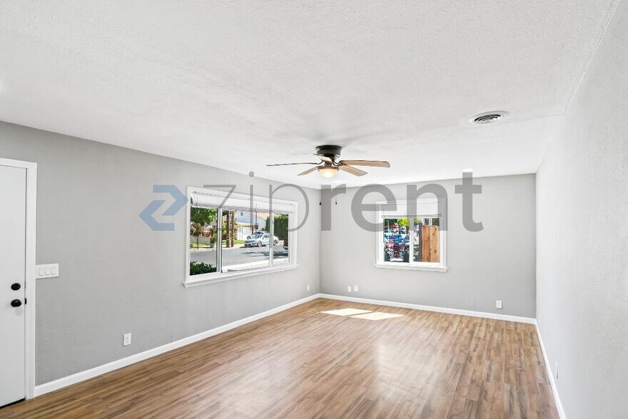 Building Photo - 2732 D St