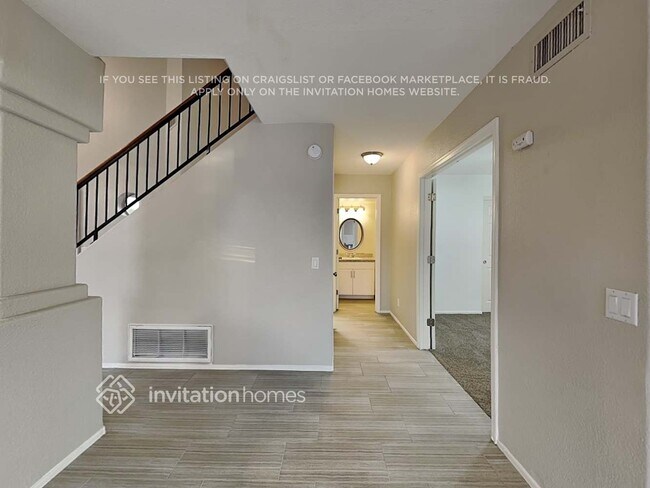 Building Photo - 1339 E Park Ave