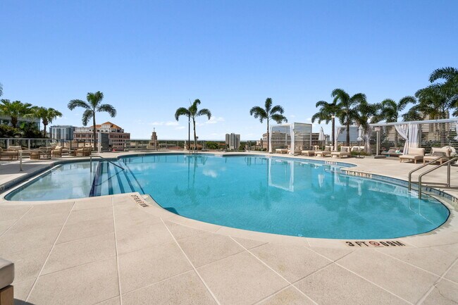 Building Photo - 400 Central Ave