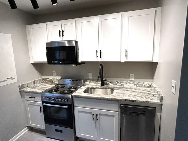 Building Photo - 209 Monticello Ave