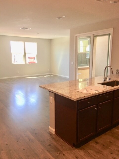 Building Photo - Natomas Crossing Nearly New Rental w/4 Bedrooms