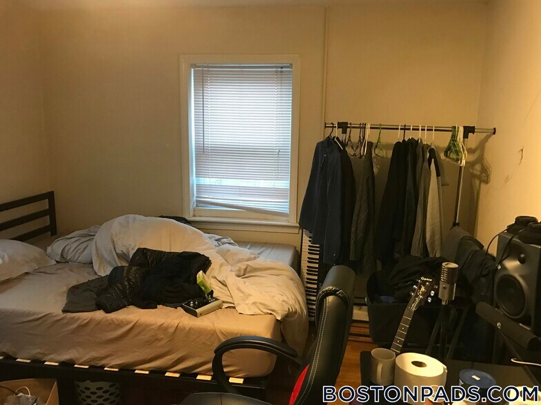 Building Photo - 4 President Terrace