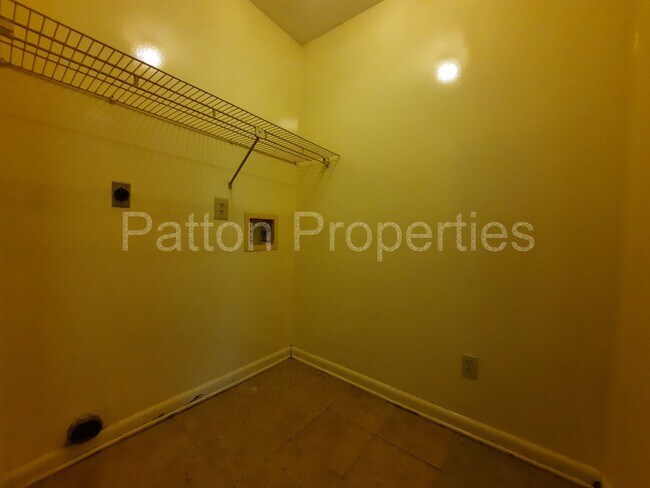 Building Photo - 307-309 Lyles Street Outside CoC - TMS004655-01-019