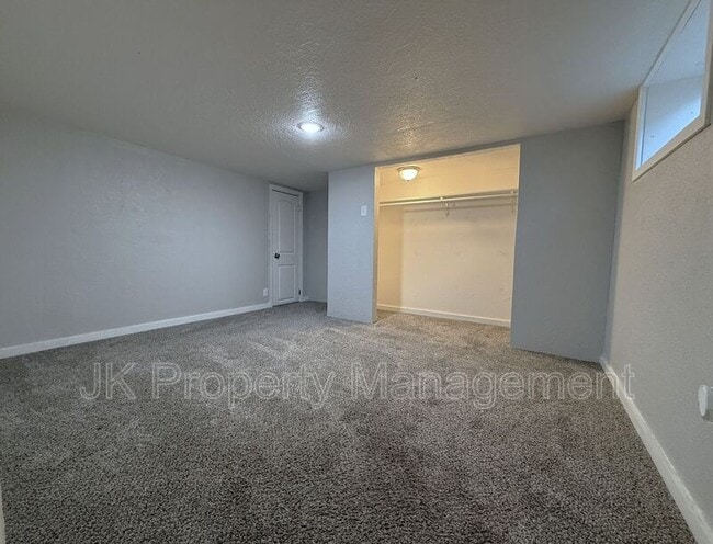 Building Photo - 2312 5th Ave N