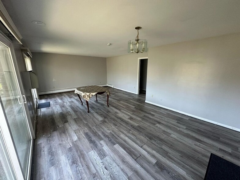 Building Photo - 48 Fernview Ave