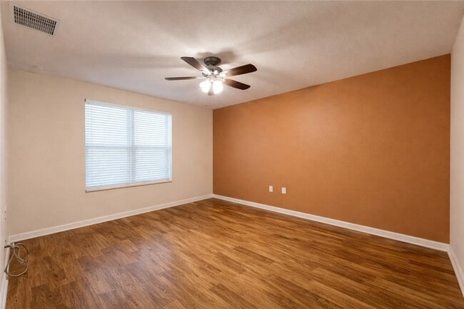 Building Photo - 1586 Lexington Square SW