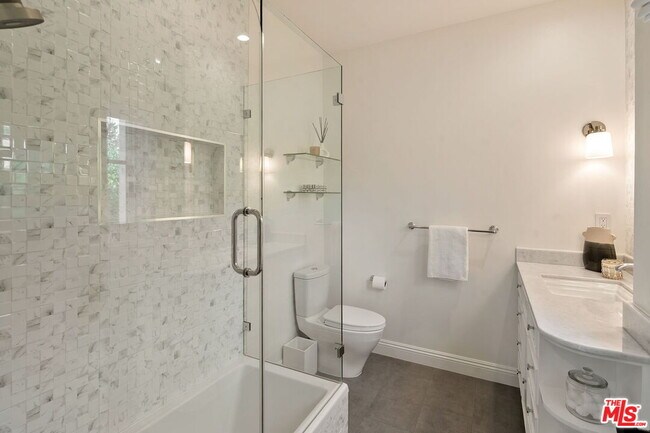 Building Photo - 280 Homewood Rd