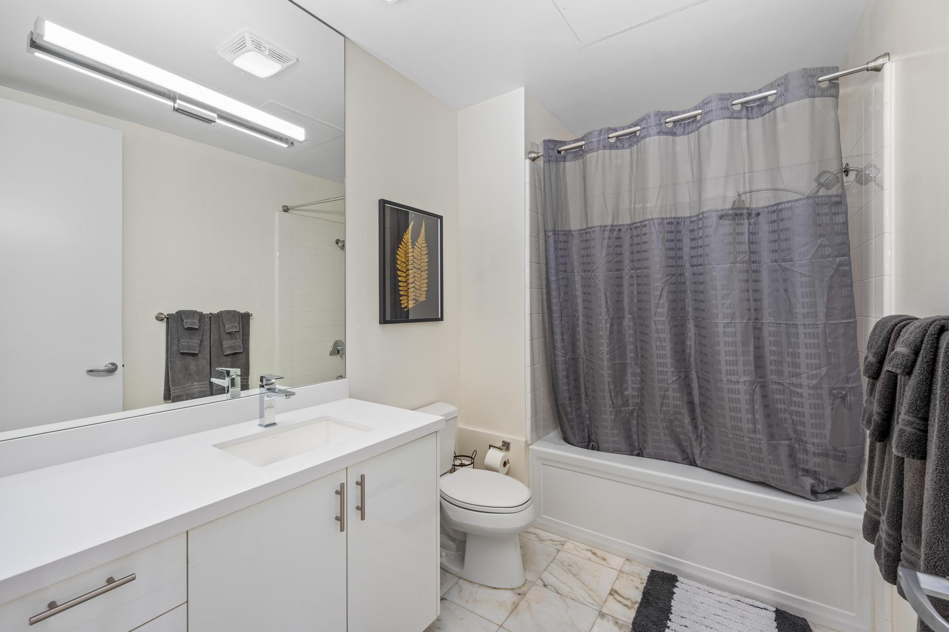 Building Photo - 1025 Island Ave