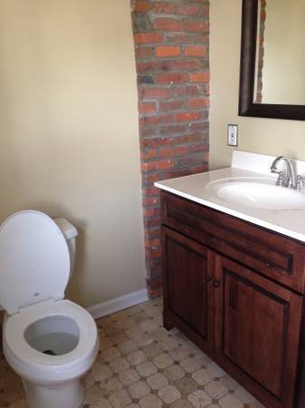 Building Photo - 588 Briggs St