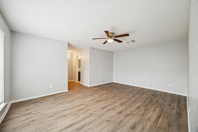 Building Photo - 13838 Beech Hollow Ln