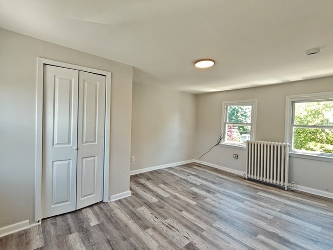 Building Photo - 317 Borden St