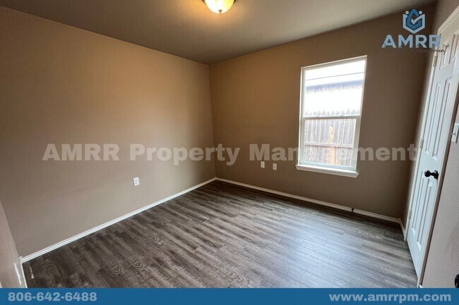 Building Photo - 314 E Ursuline St