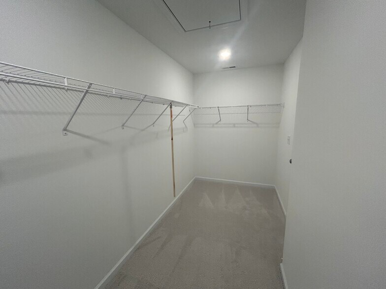 Building Photo - 519 Fran Dr