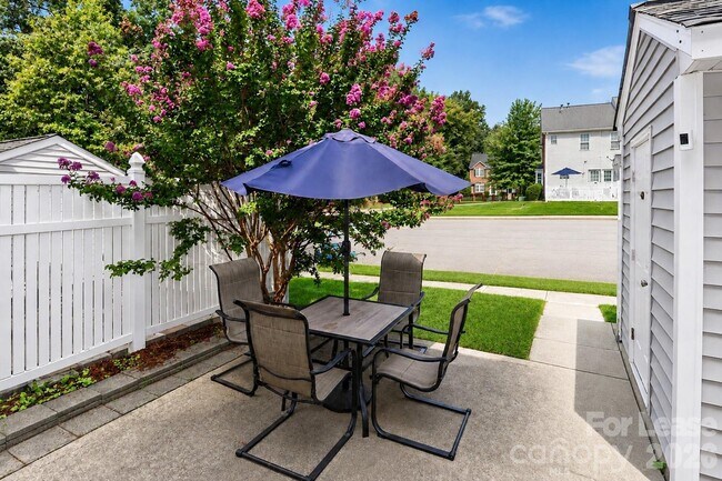 Building Photo - 17633 Delmas Dr