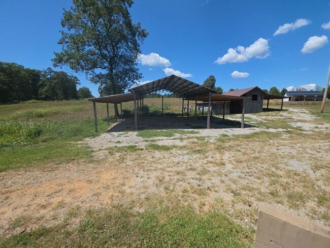 Building Photo - 139 Moore Rd