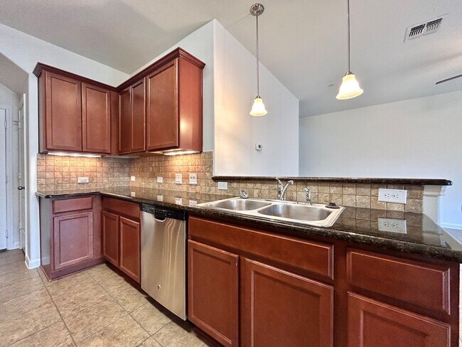 Building Photo - Stylish 2 Bedroom / 2.5 Bathroom Home – Two Levels, Move-In Ready