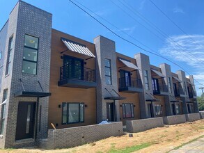 Building Photo - Edge Luxury Townhomes