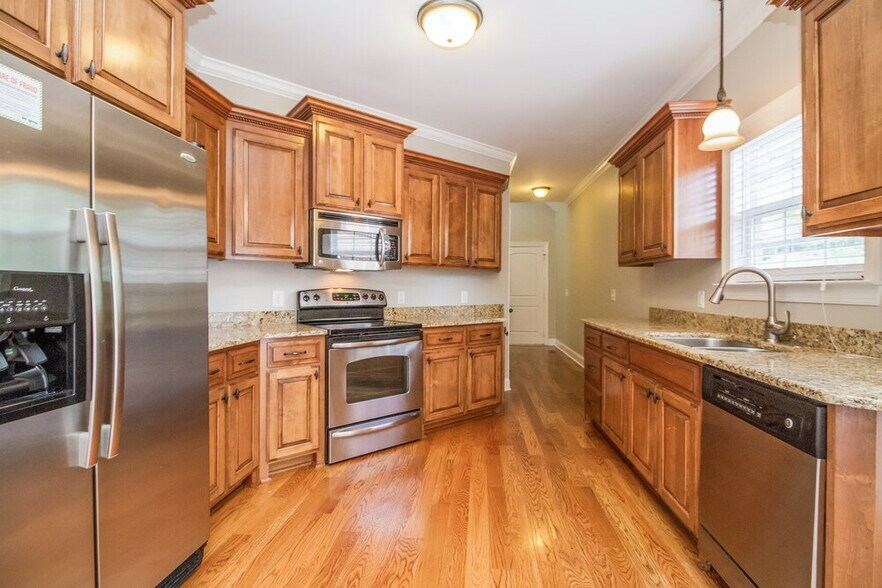 Building Photo - 1067 Windtree Trace