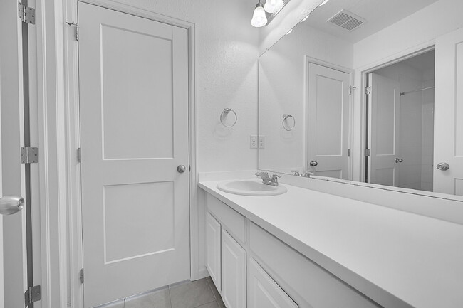 Building Photo - $3,125.00 - 4 Bedroom, 3.5 Bathroom, Singl...