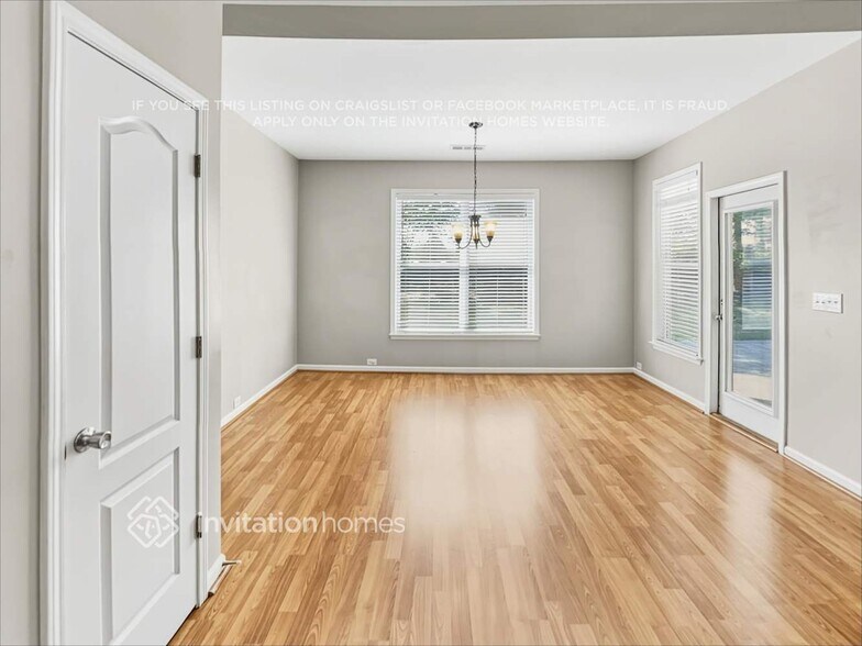 Building Photo - 5020 Fieldstone View Cir