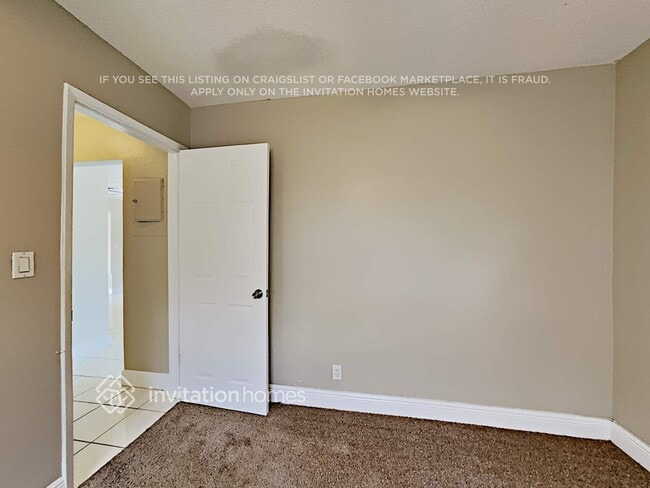 Building Photo - 1906 N 37th Ave