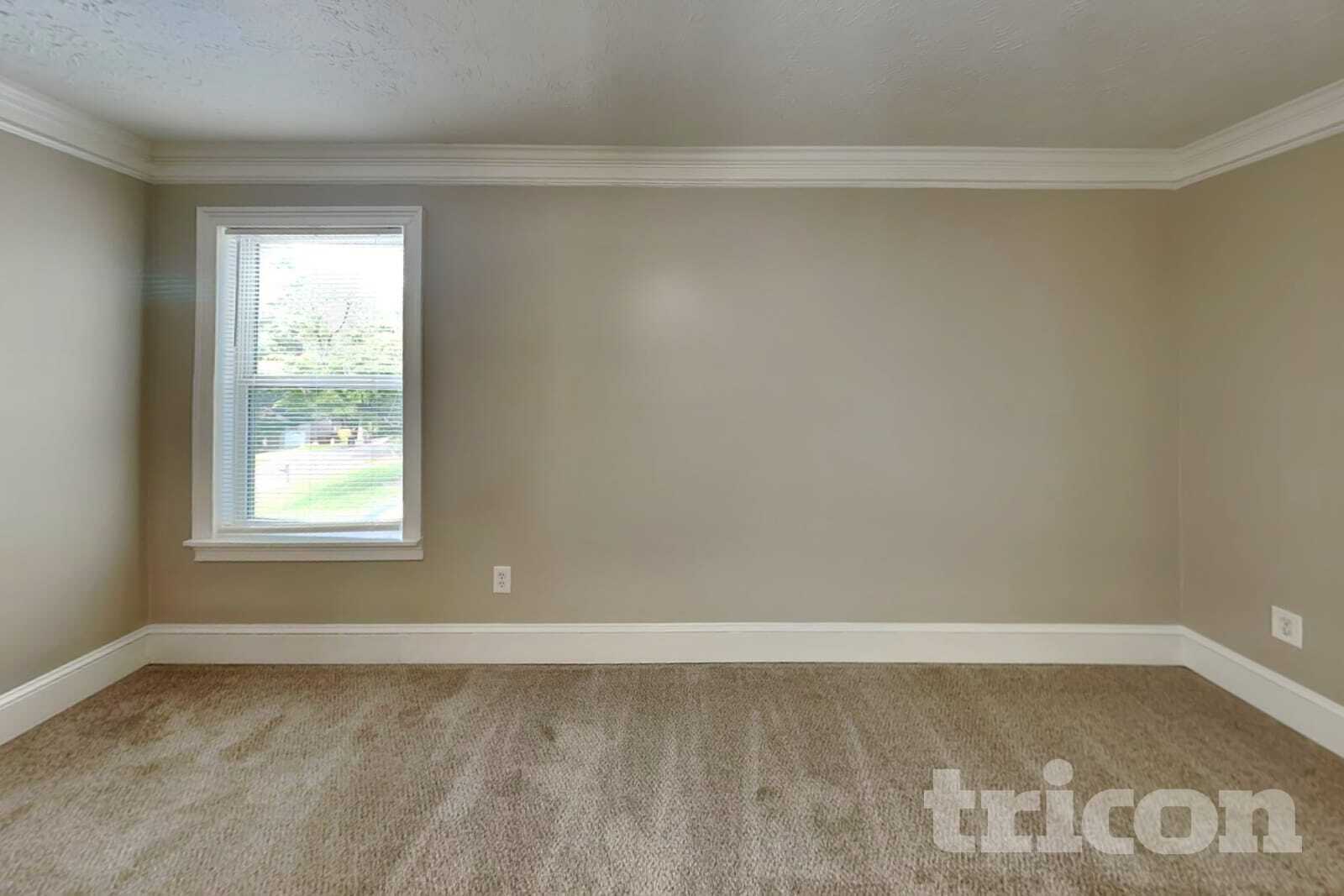 Building Photo - 6583 Oakwood Dr