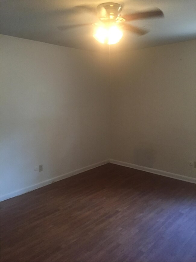 Building Photo - 520 Mimosa Pl